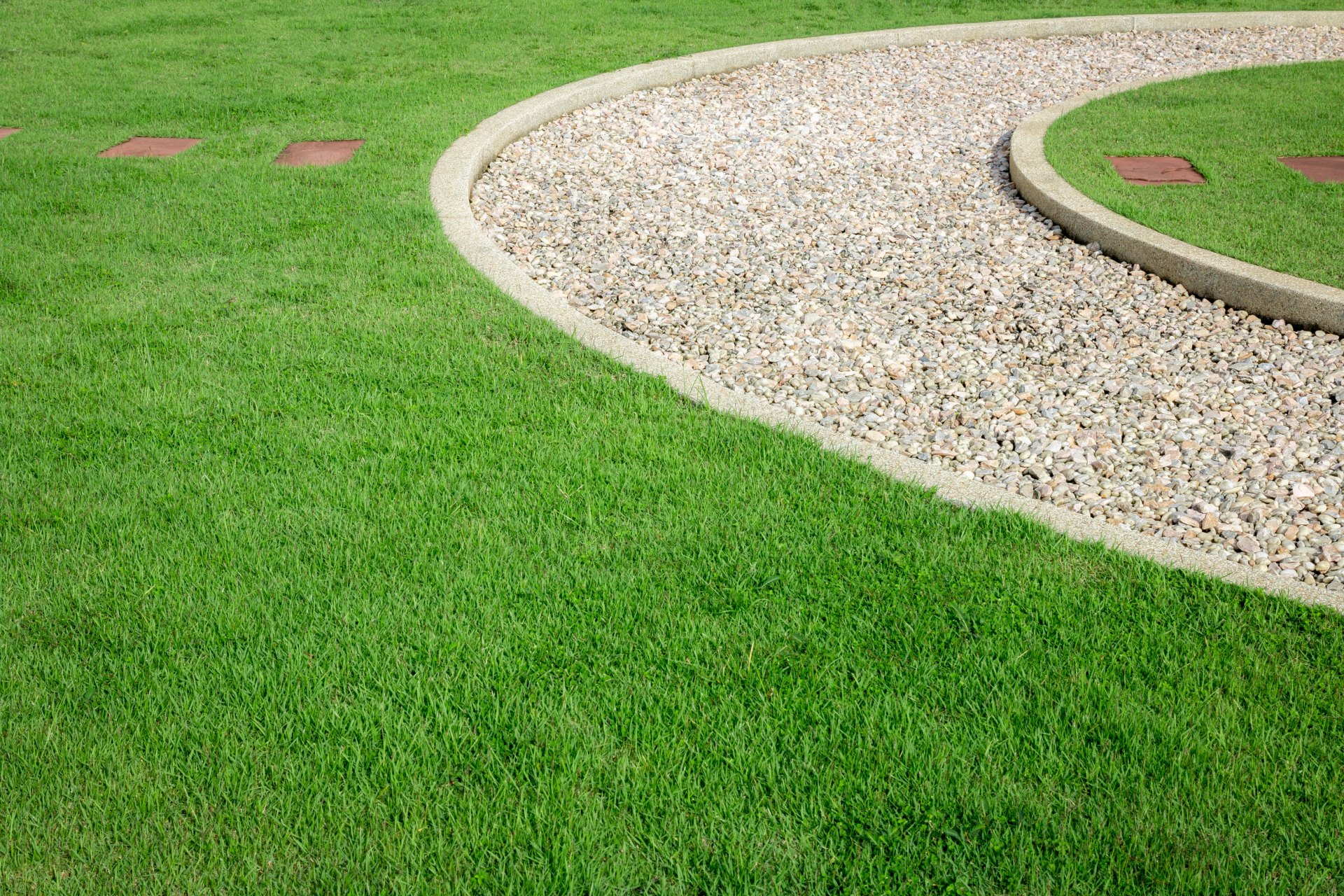 Transform Your Outdoor Space with Customizable Concrete Curbing