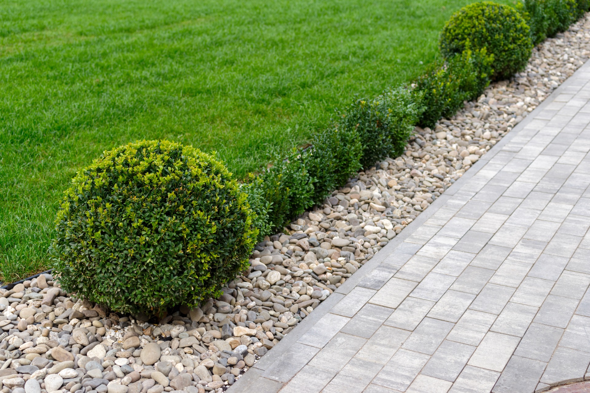 Transform Your Outdoor Space with Customizable Concrete Curbing